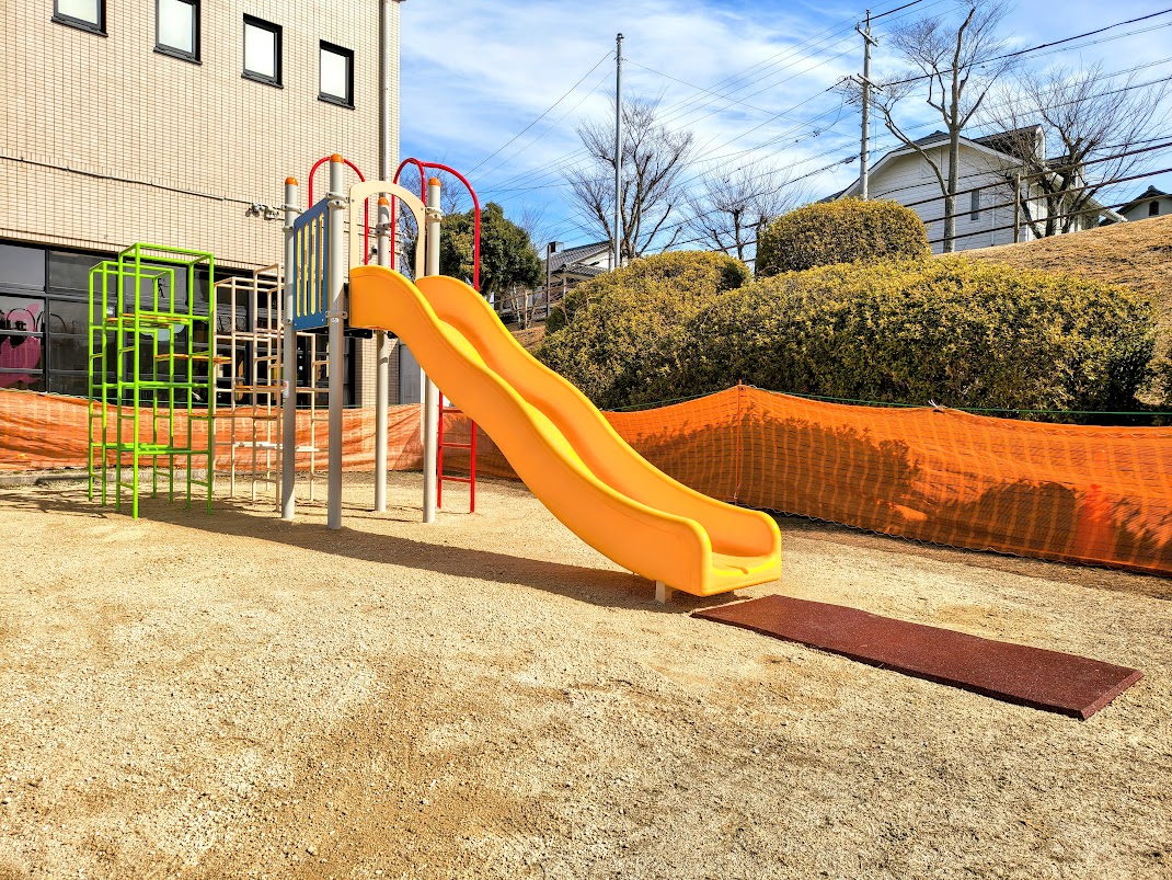 可児市　桜ケ丘児童センター遊具設置工事